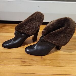 St Johns Bay Brown Leather Faux Fur Lined Booties High 3 "Heel Boots Sz 6.5